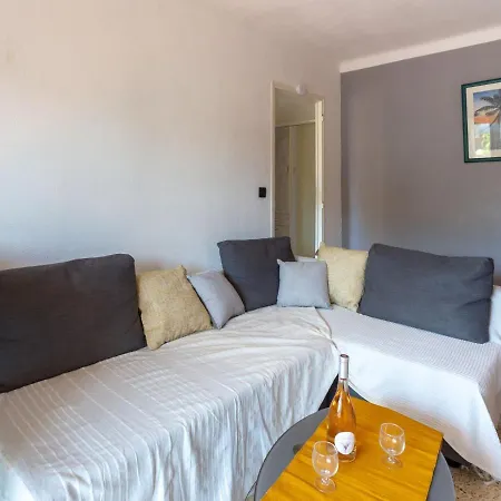 Les Alcyons Apartment Hyeres